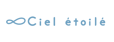 Ciel étoilé 海外製品のかわいらしい赤ちゃんアイテム、安心の歯固めホルダーや出産祝いのギフトボックスなど豊富に取り揃えています。内祝いや、入園グッズに最適な名入りキーホルダーはプレゼントとして最適です。Ciel etoileはフランス語で星空という意味で、商品を手にした時に星空を見たような気持ちになってもらいたいという思いがあります